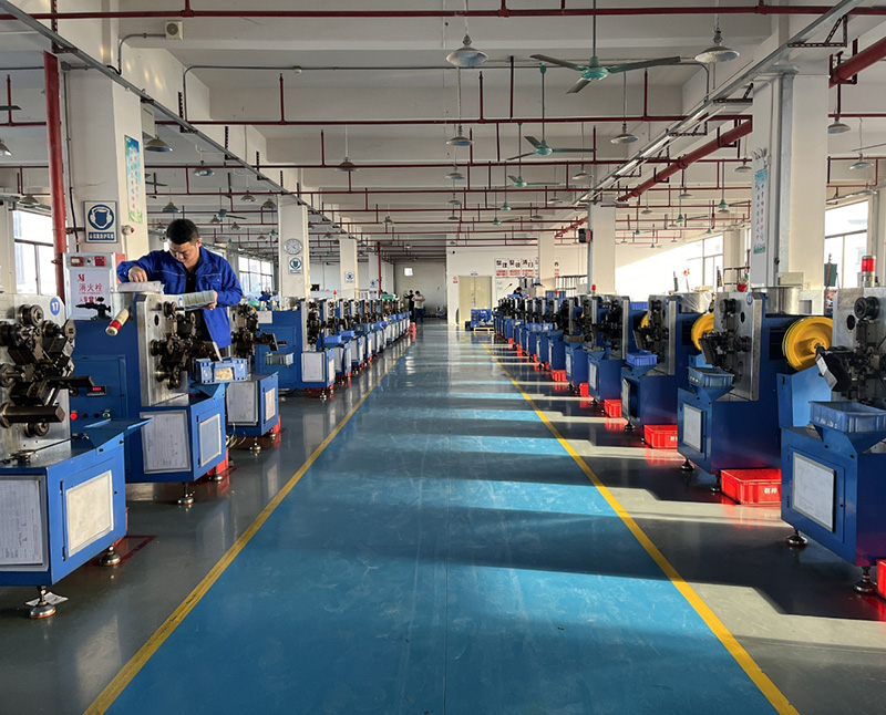 PIN針生產(chǎn)車(chē)間